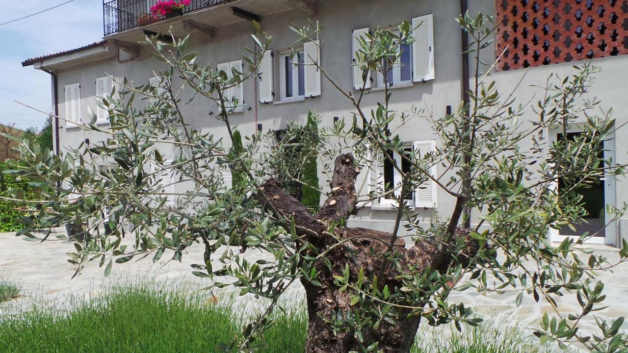 Sotto La Vigna Charm Stay Adults Only Vacation Suite Montegrosso d'Asti Exterior photo